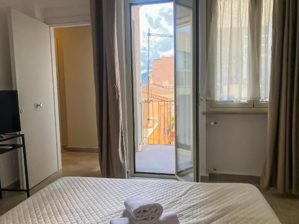 Leone Suite View & Restaurant Palermo 0*,